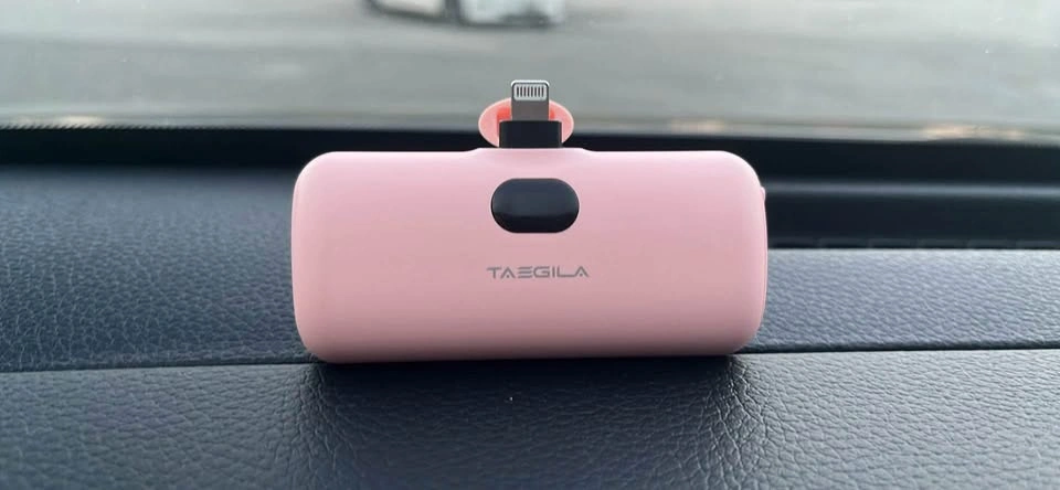 Brand new never used portable chargers - photo 4