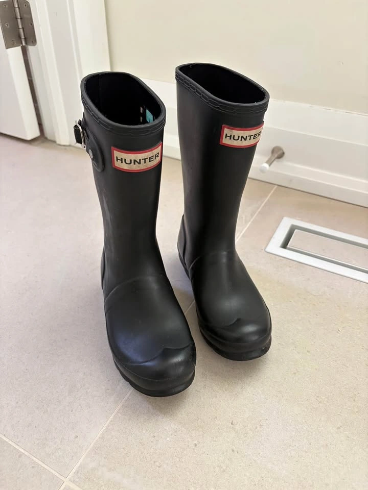 Kids Hunter Black Rain Boots size 12