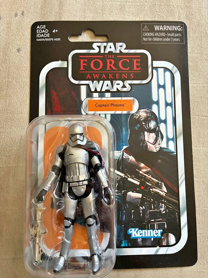 Captain Phasma Hasbro Star Wars Vintage Collection 3.75" Figure