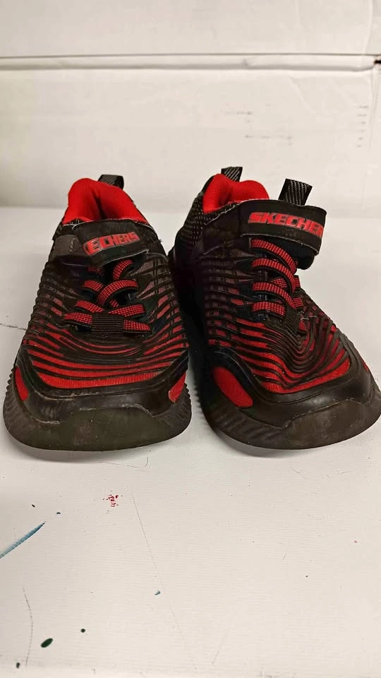 Skechers Black and Red Kids Sneakers Size 1.5