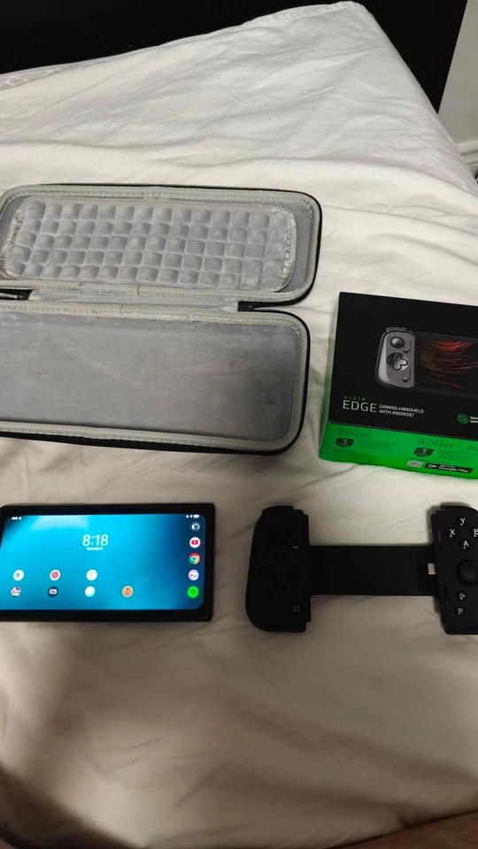 Razer Edge w/case - photo 2