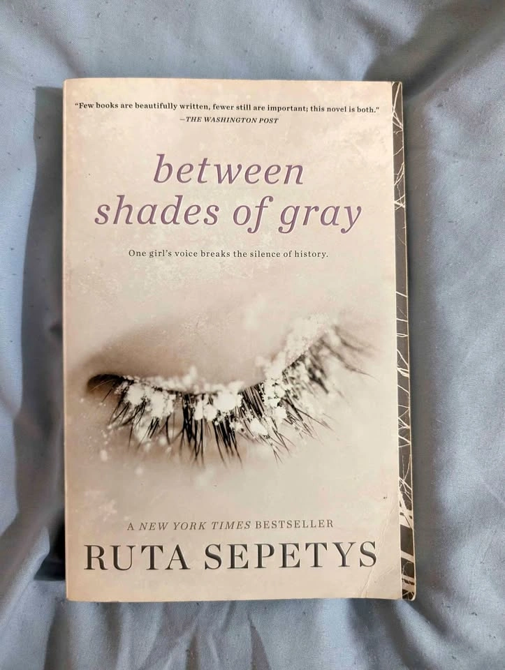 Between Shades of Gray book by Ruta Sepetys