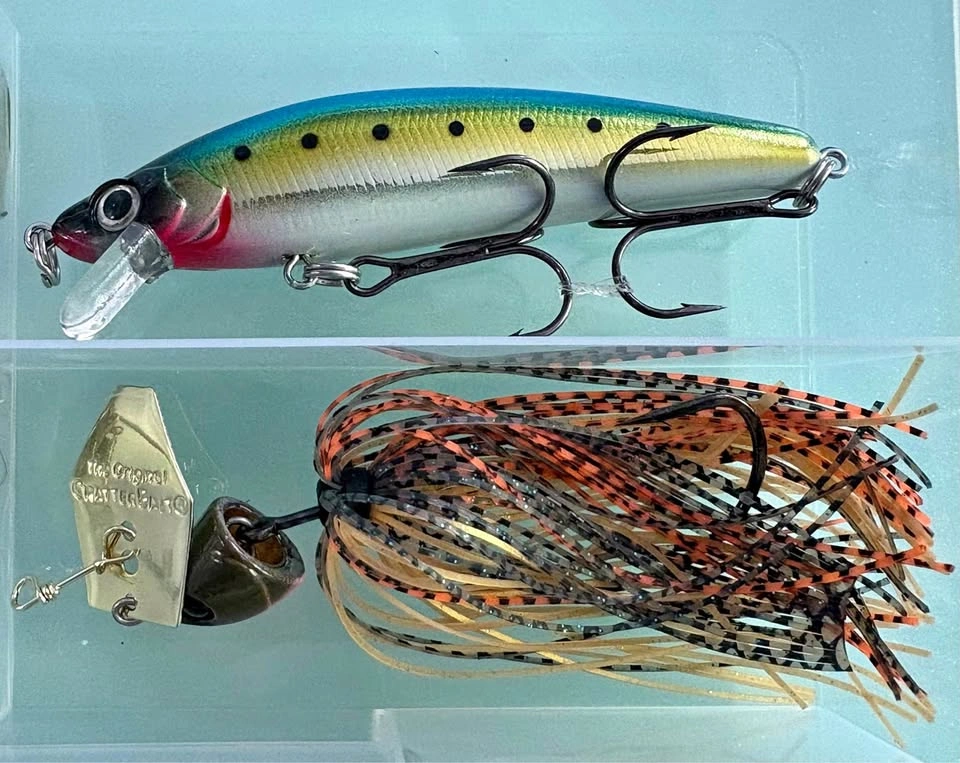 Fishing Lure Lot: ChatterBait, Crankbait, Spoons, Frog, Grub, Le