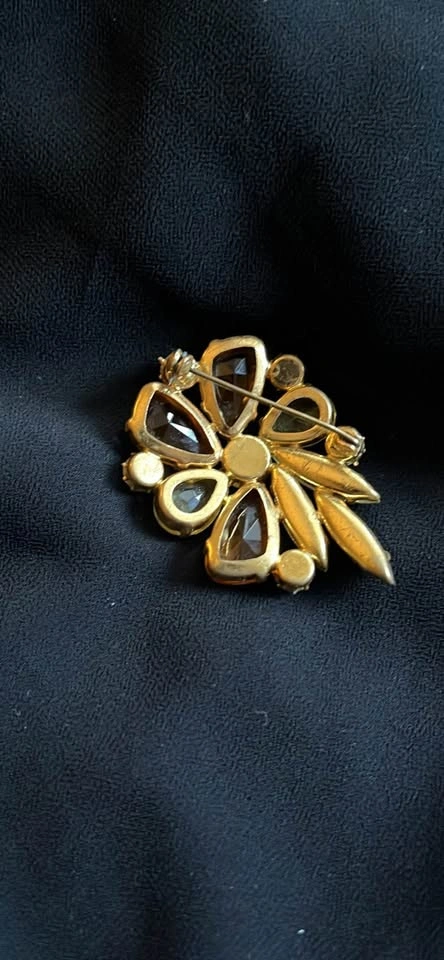 Vintage (Late 80’s) Crystal Brooch - photo 4