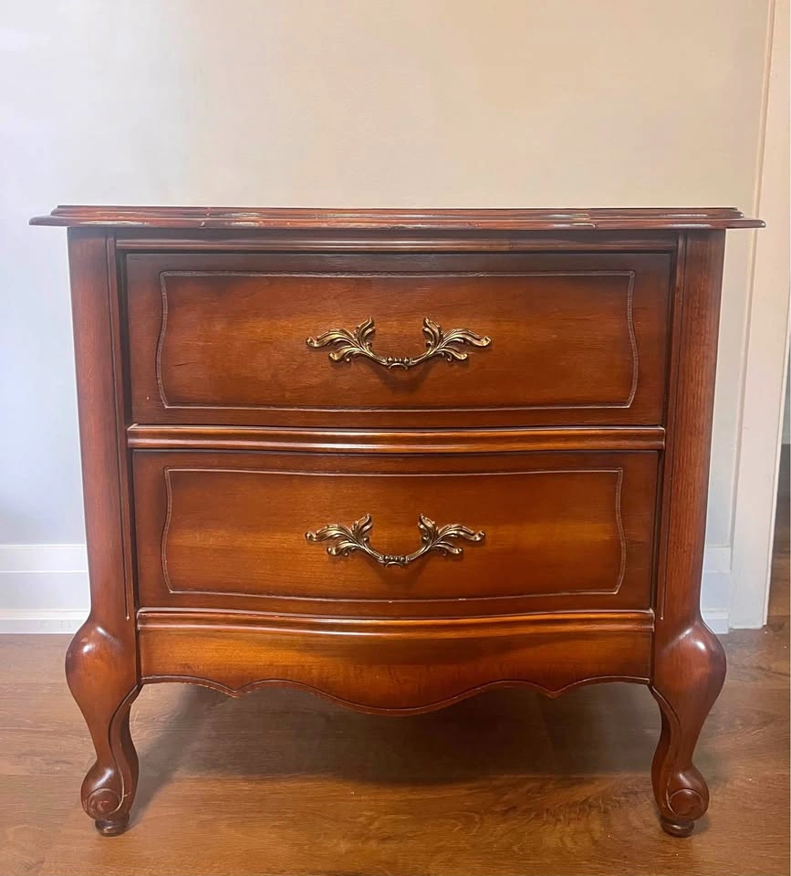 Solid Wood Nightstand with 2 Drawers