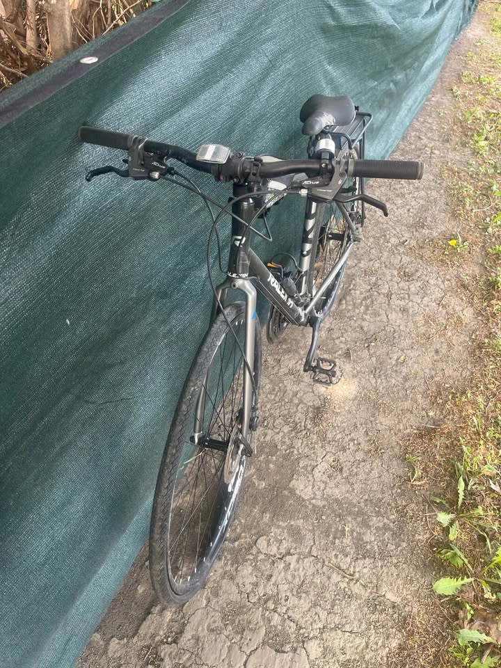 Raleigh Hybrid Commuter Bike – Disc Brakes – As Is - photo 2