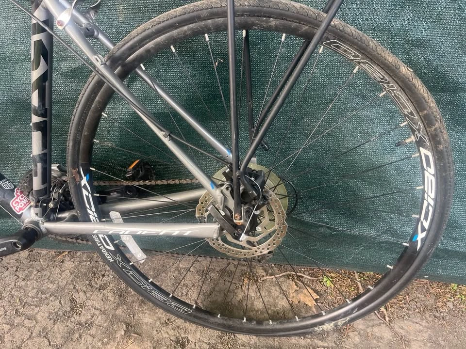 Raleigh Hybrid Commuter Bike – Disc Brakes – As Is - photo 4