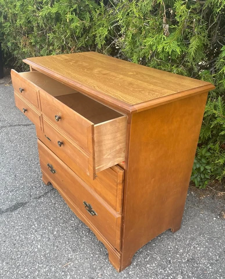 Vintage Canadian-made wood dresser - photo 2