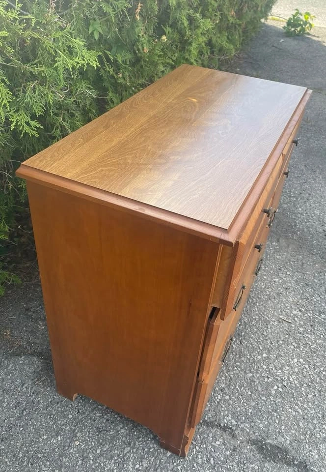 Vintage Canadian-made wood dresser - photo 3