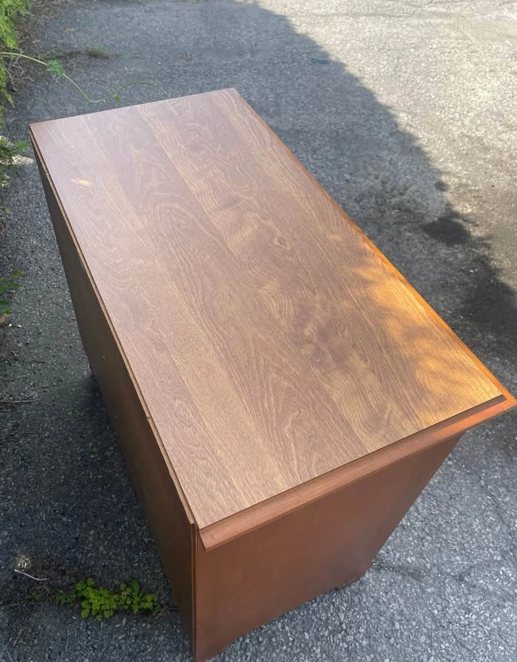 Vintage Canadian-made wood dresser - photo 4