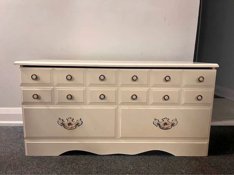 Vintage White Storage Bench