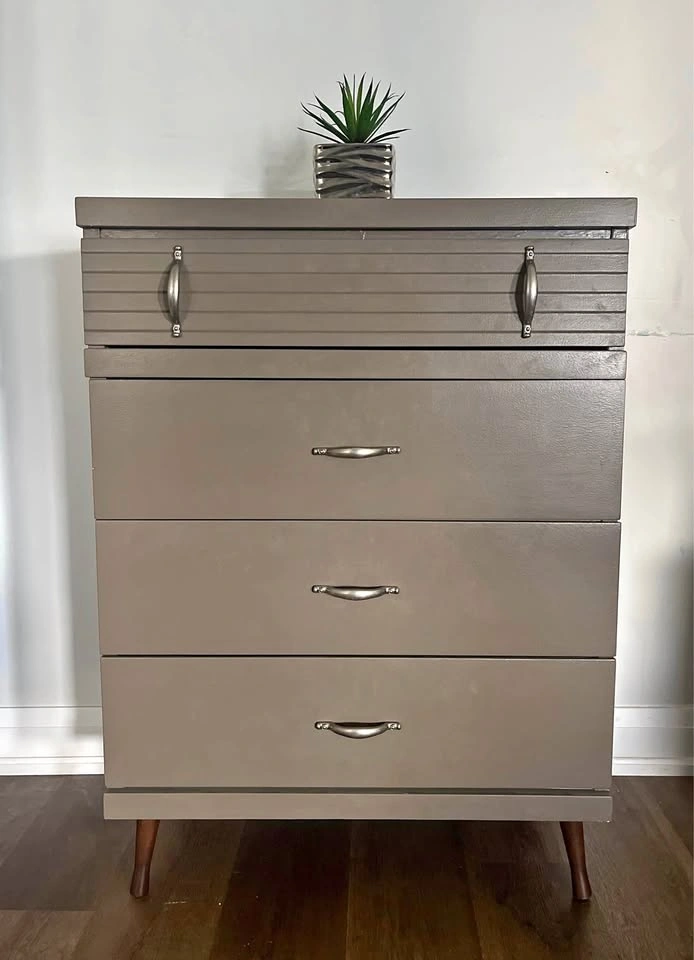 Modern Taupe 4 Drawer Dresser – Vintage Grenier