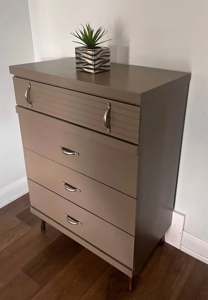Modern Taupe 4 Drawer Dresser – Vintage Grenier - photo 2
