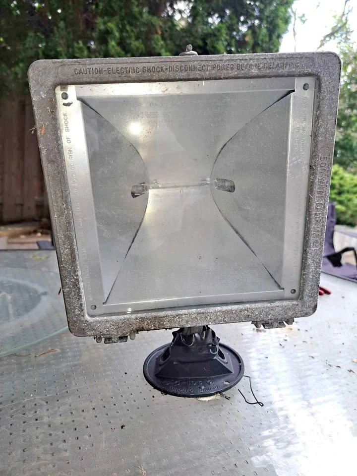 Flood light 500w max.