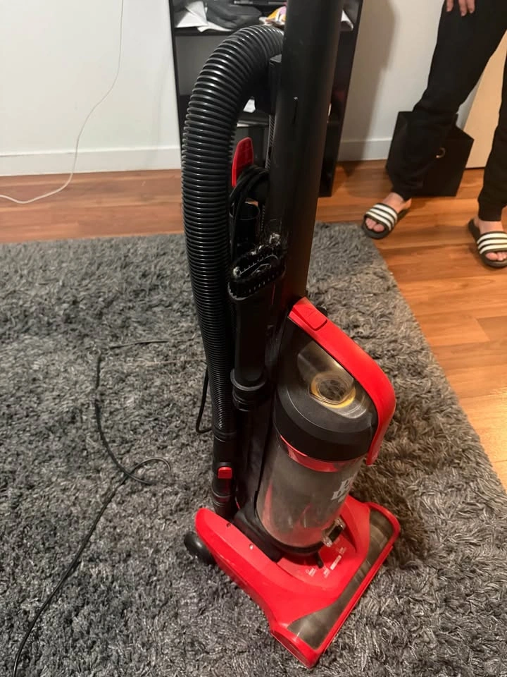 Dirt Devil Upright Vacuum Cleaner - photo 2