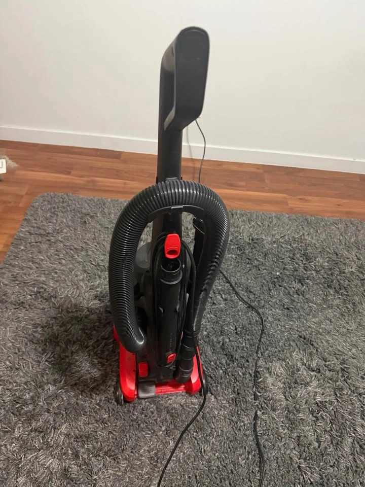 Dirt Devil Upright Vacuum Cleaner - photo 3