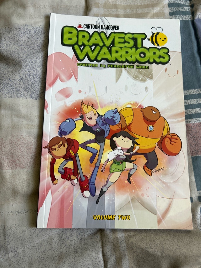 Adventure Time Fionna & Cake, Bravest Warriors Books - photo 2