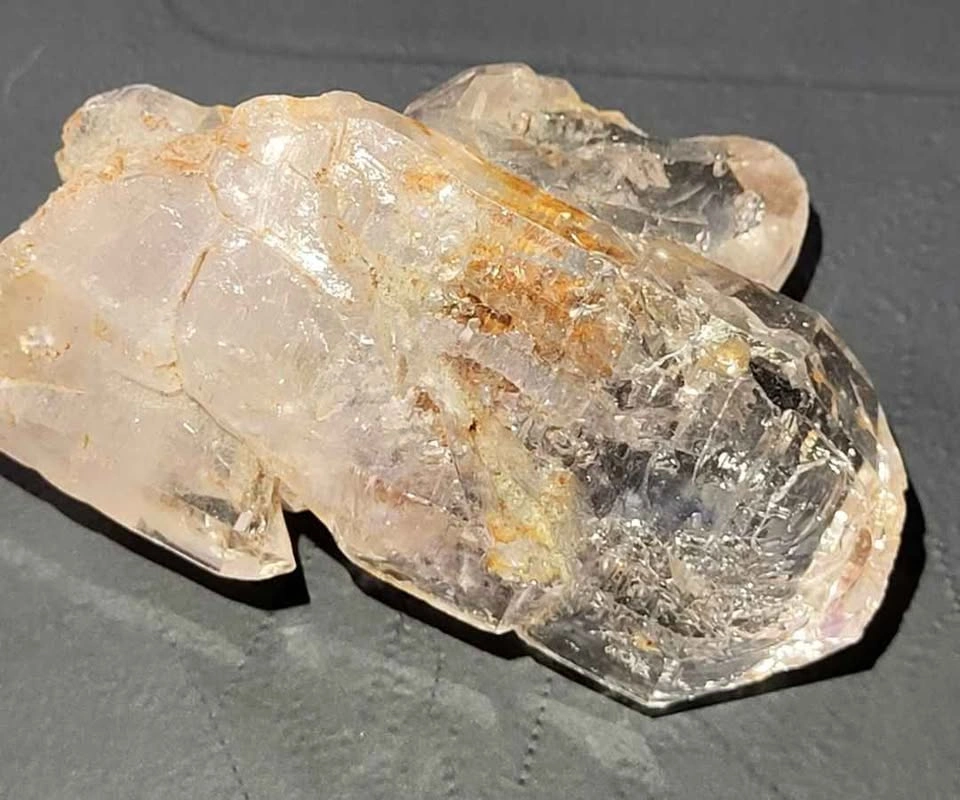 Rare Twin Quartz Enhydro – Blue UV Fluorescence - photo 2