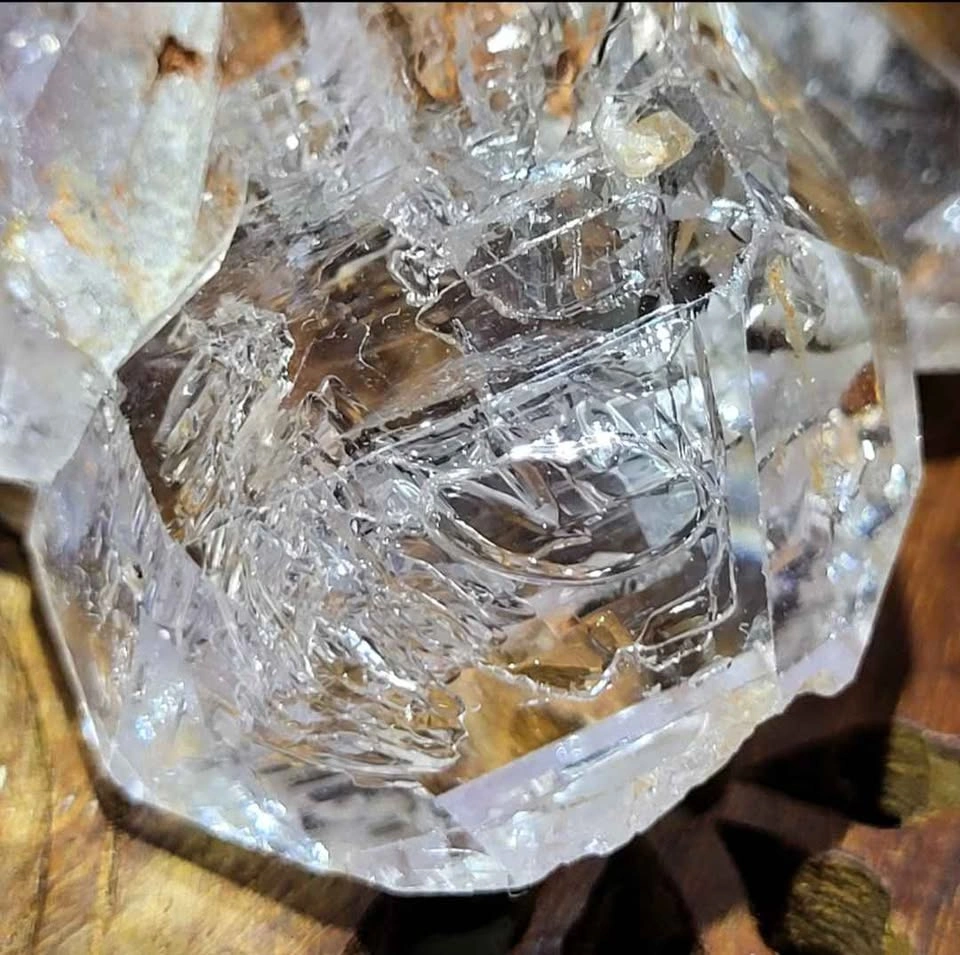 Rare Twin Quartz Enhydro – Blue UV Fluorescence - photo 4