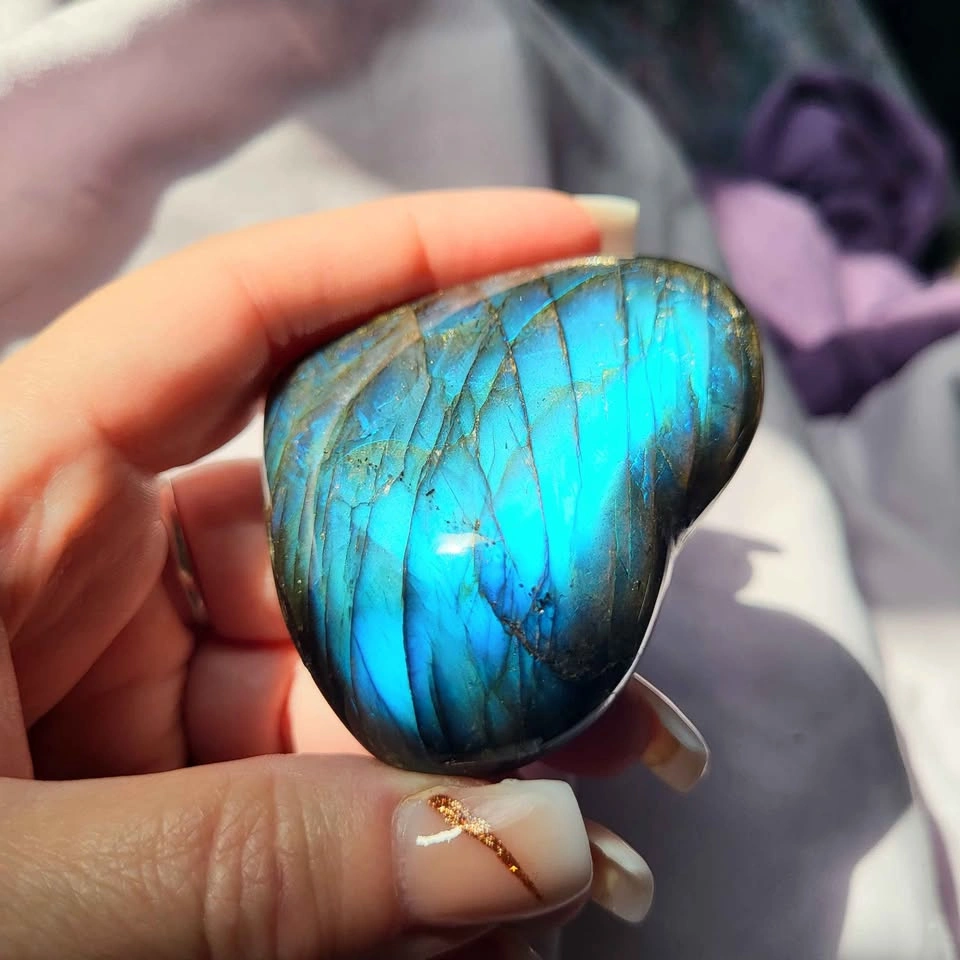 Gorgeous Blue Flash Labradorite Heart - photo 3