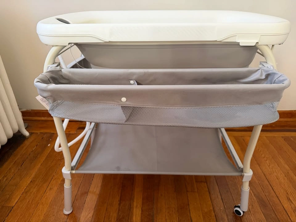 2 in 1 Baby Bathtub with Changing Table - photo 4