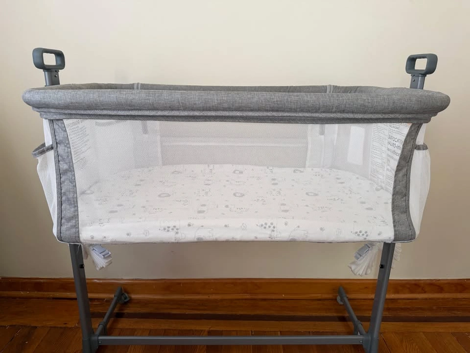Milliard Baby Bedside Bassinet Sleeper - photo 3