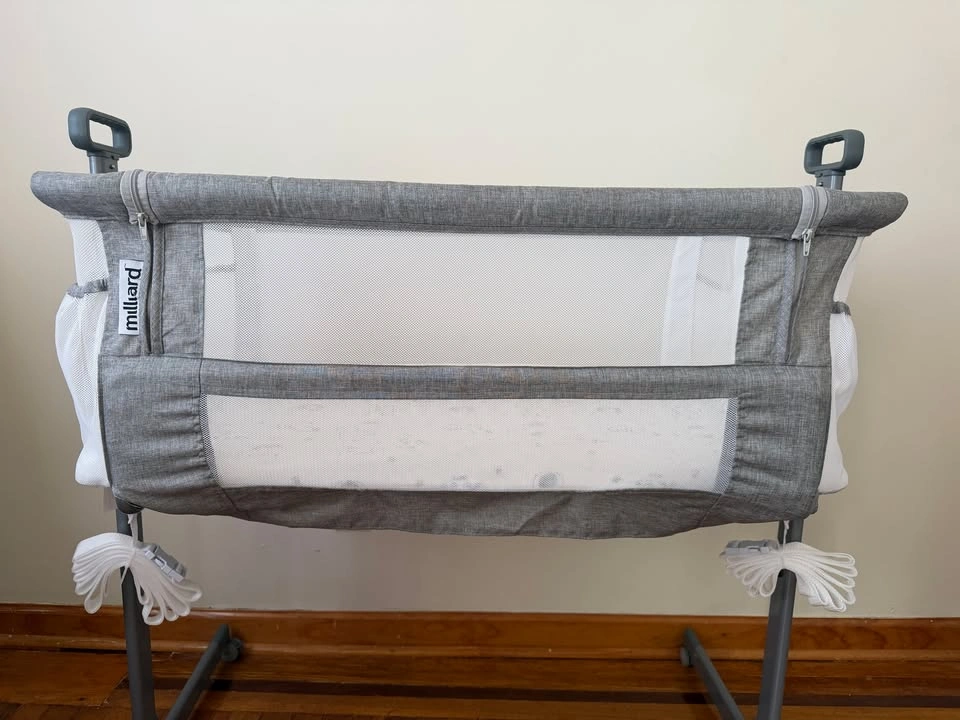 Milliard Baby Bedside Bassinet Sleeper - photo 4