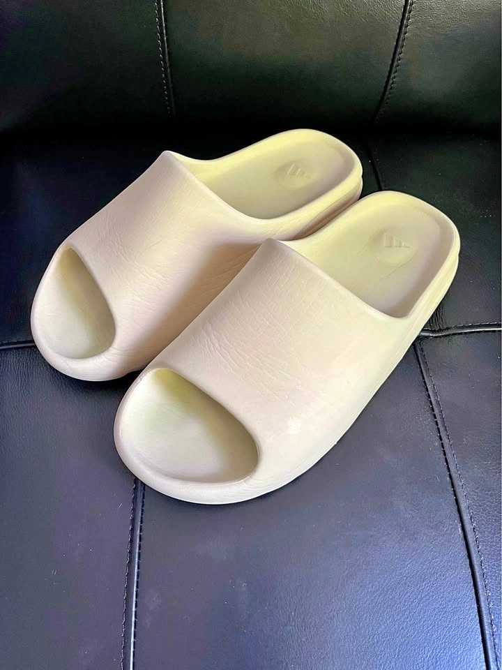 Yeezy Slides by Adidas Mens Size 11