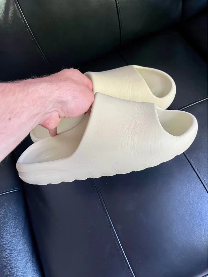 Yeezy Slides by Adidas Mens Size 11 - photo 3
