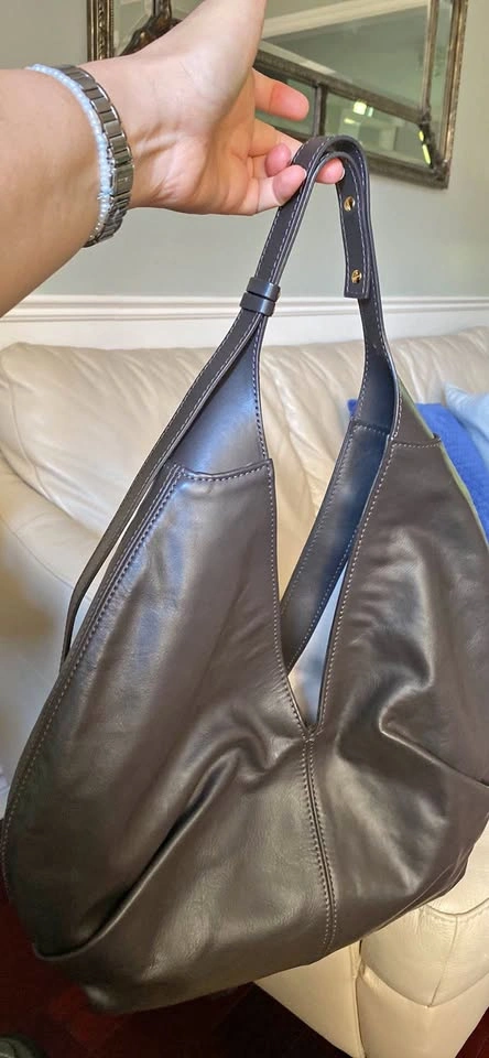 Elegant Cognac Leather Hobo Bag - Made in Italy