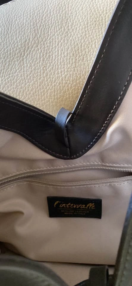 Elegant Cognac Leather Hobo Bag - Made in Italy - photo 4