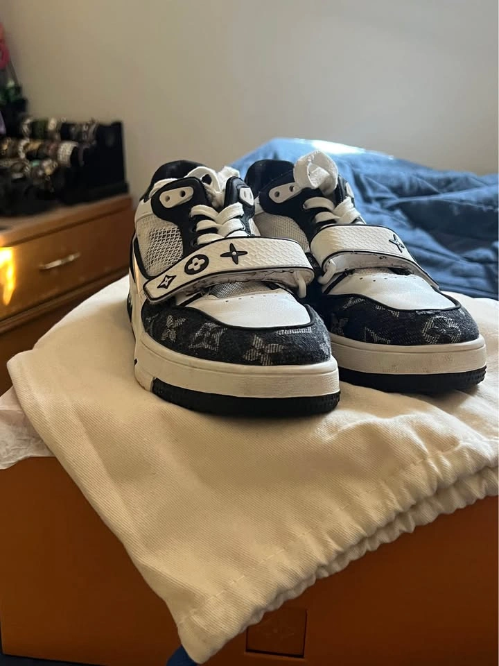 Size 6 LV Trainer Sneakers - photo 3