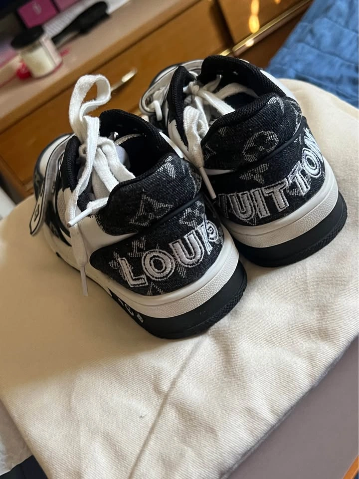Size 6 LV Trainer Sneakers - photo 4