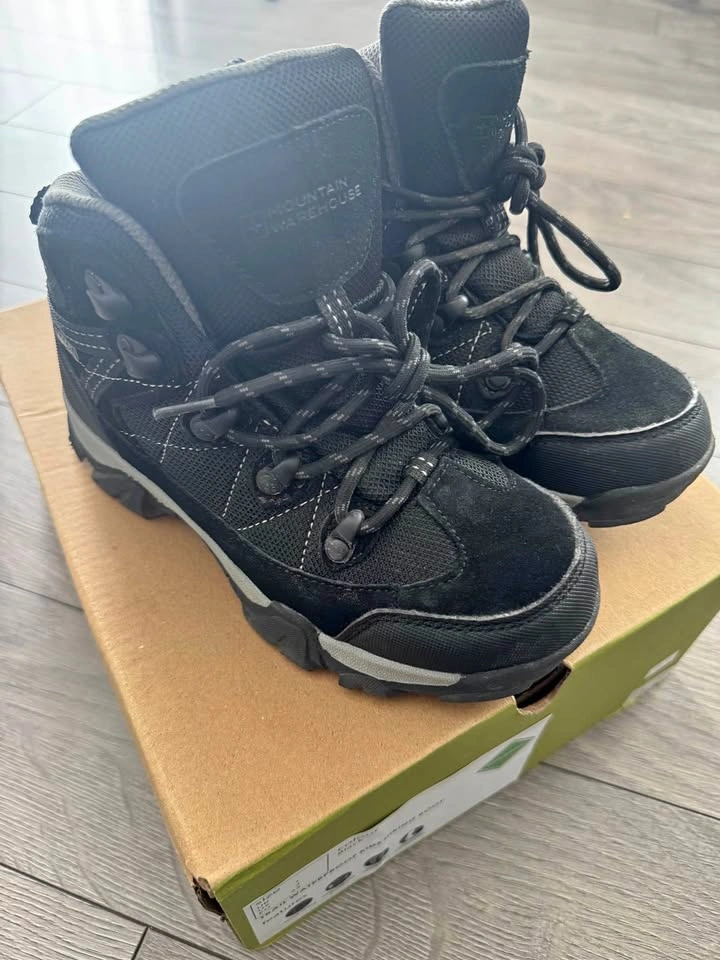 Kids waterproof hiking boots (Size 2)