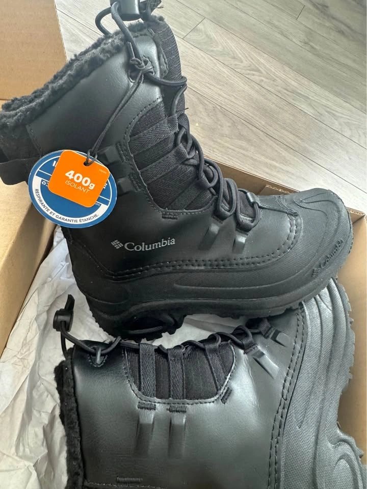 BNWT Columbia Youth Bugaboot - Black Graphite (Size 3) - photo 3