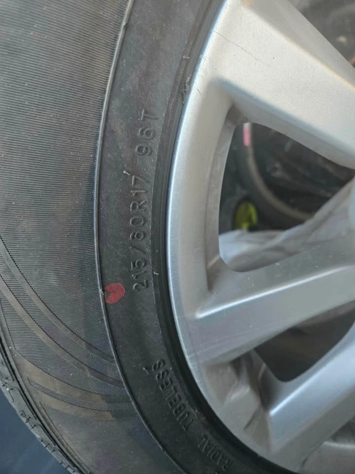 Nissan Rims w/ Sailun Inspire 215/60R17 Tires - photo 4