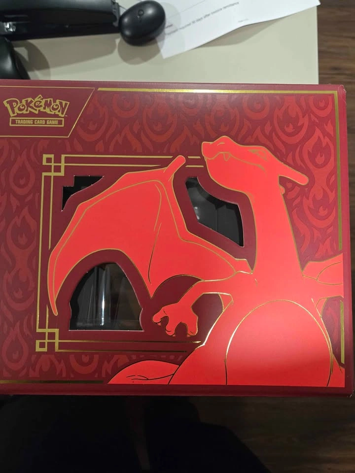 Charizard EX Super Premium Collection - photo 2