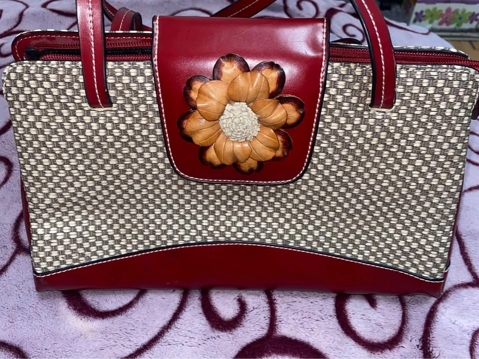 Red and Beige Handbag/Purse - photo 2