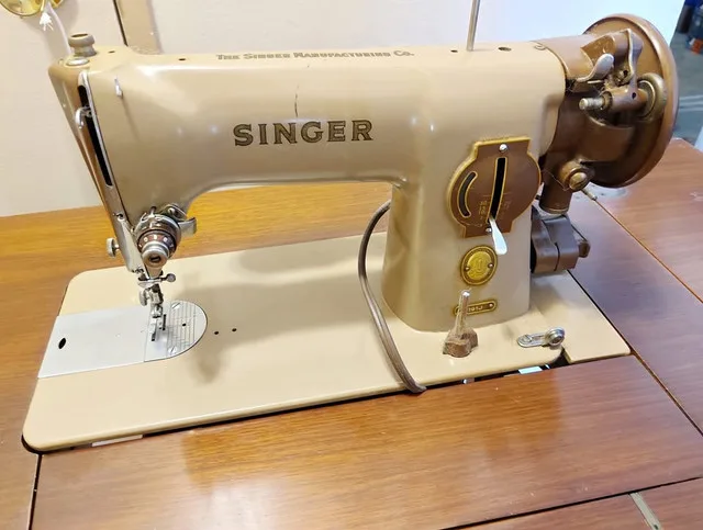 Working Antique Singer Sewing Machine image indicator(5)