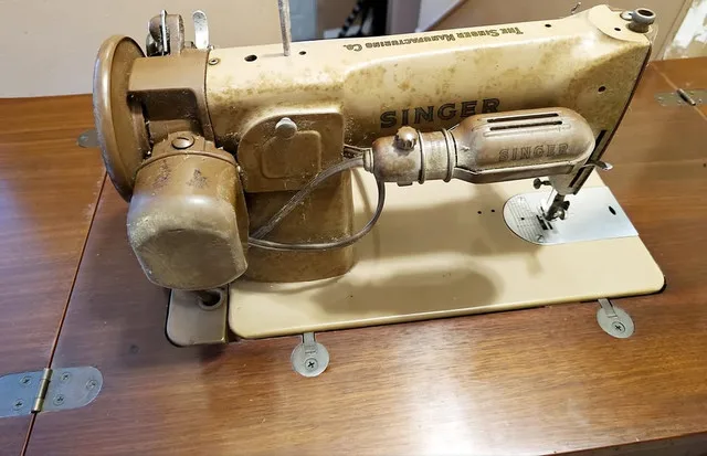 Working Antique Singer Sewing Machine image indicator(6)