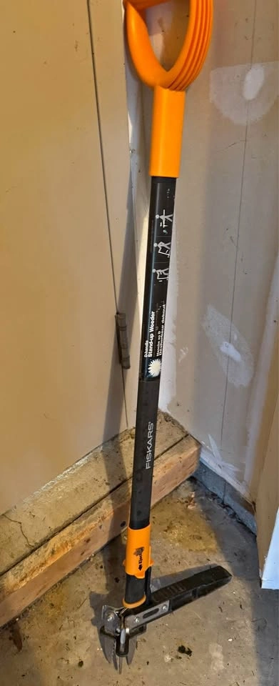 Fiskars D-handle Stand-up Weeder