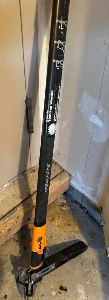 Fiskars D-handle Stand-up Weeder - photo 3