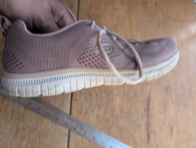 Skechers Running Shoes Woman's Size 9 - photo 2