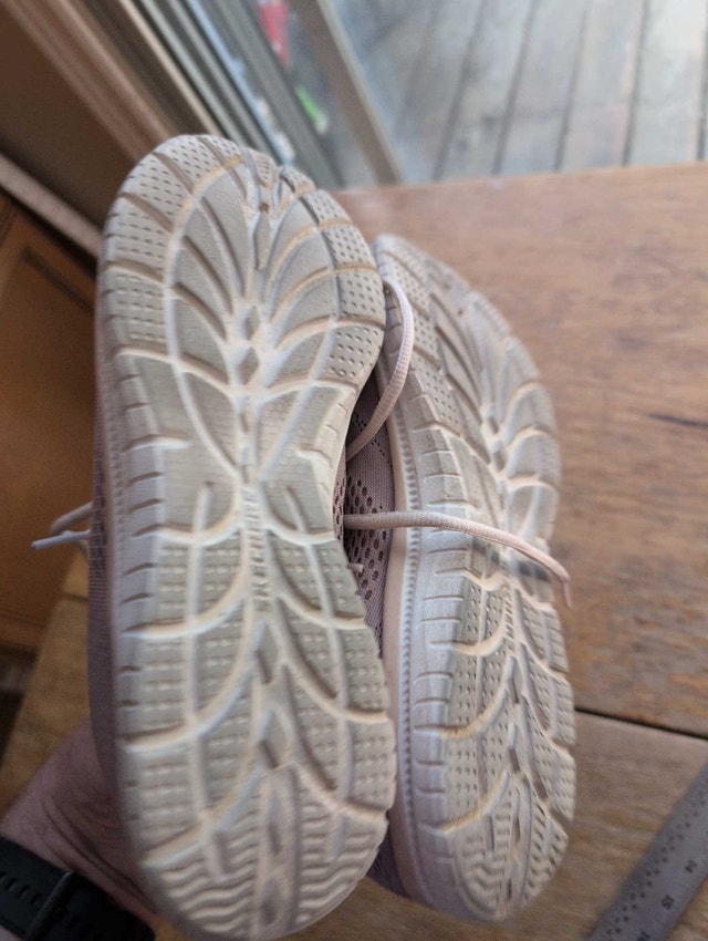 Skechers Running Shoes Woman's Size 9 - photo 3