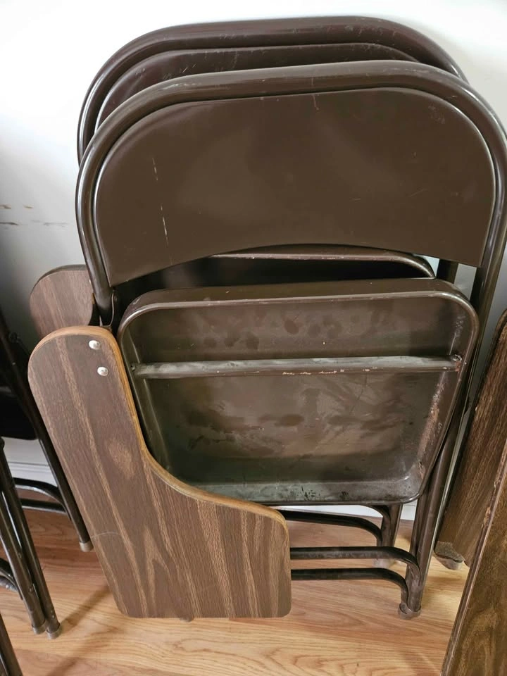 Chair with desk - photo 2