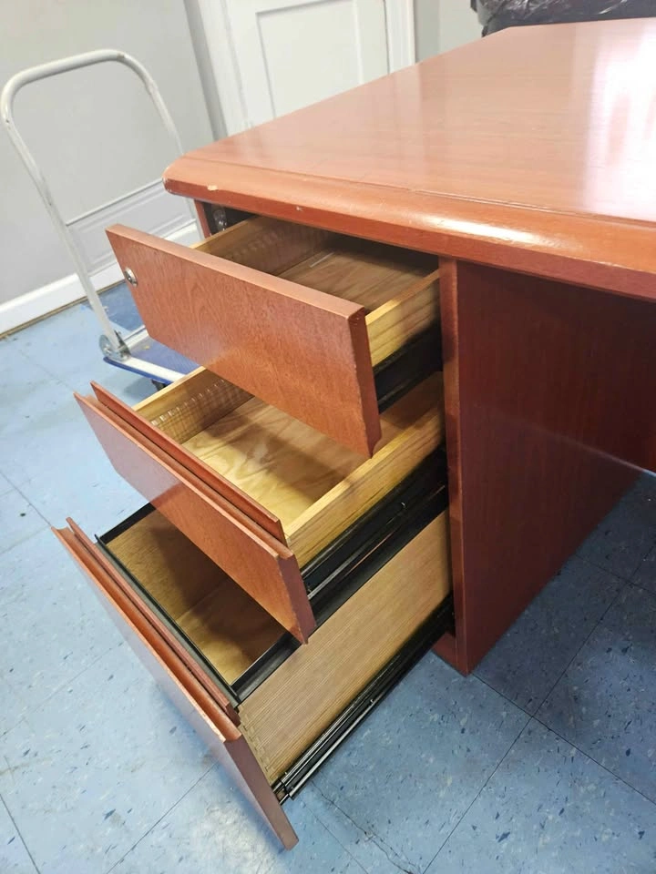 Wood office desk - photo 3