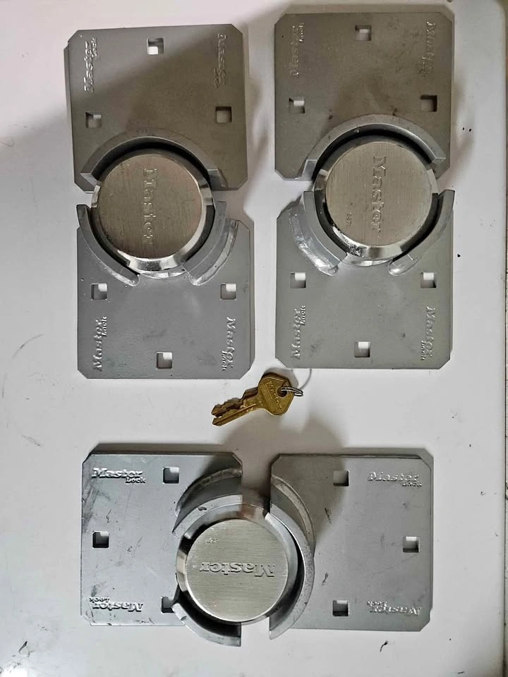 Master Lock Hidden Shackle Padlock