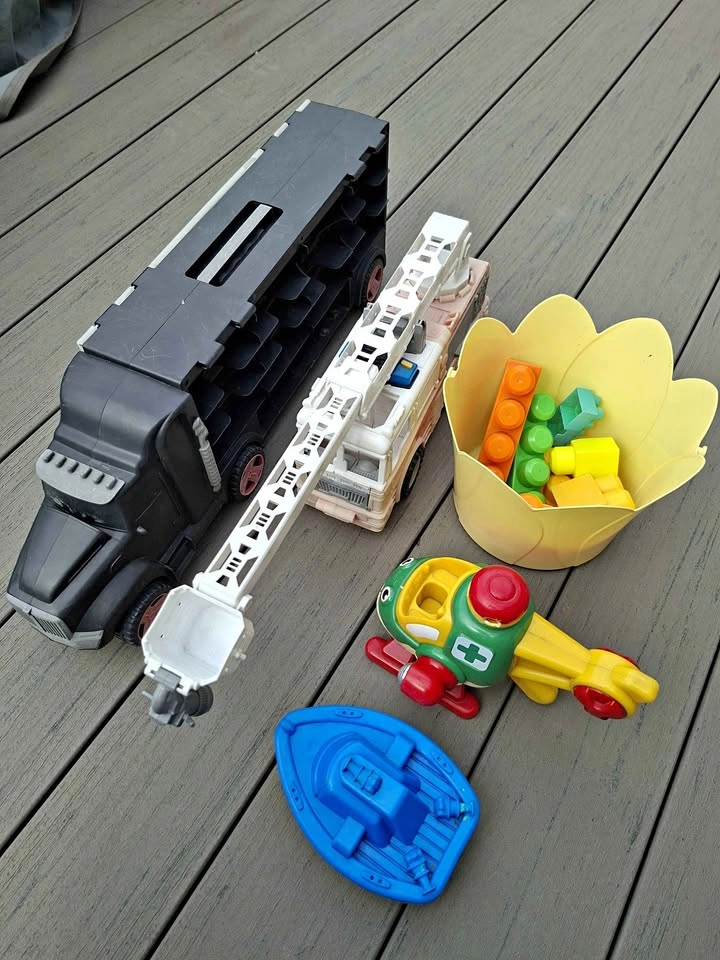 Mix Toys , Truck/Ship/blocks/Fire truck etc