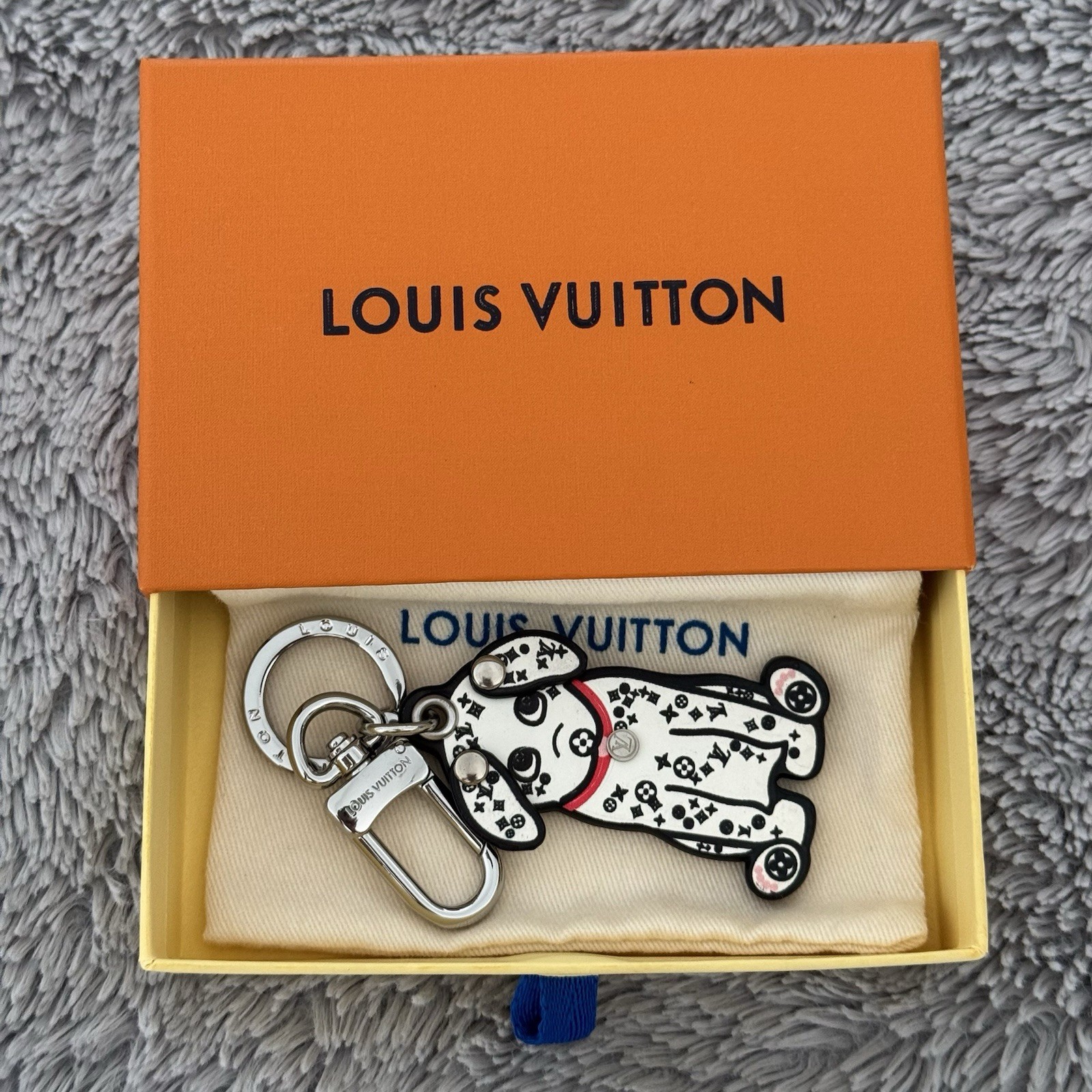 White/ Black Dalmatian Dog Key Chain LV - photo 4