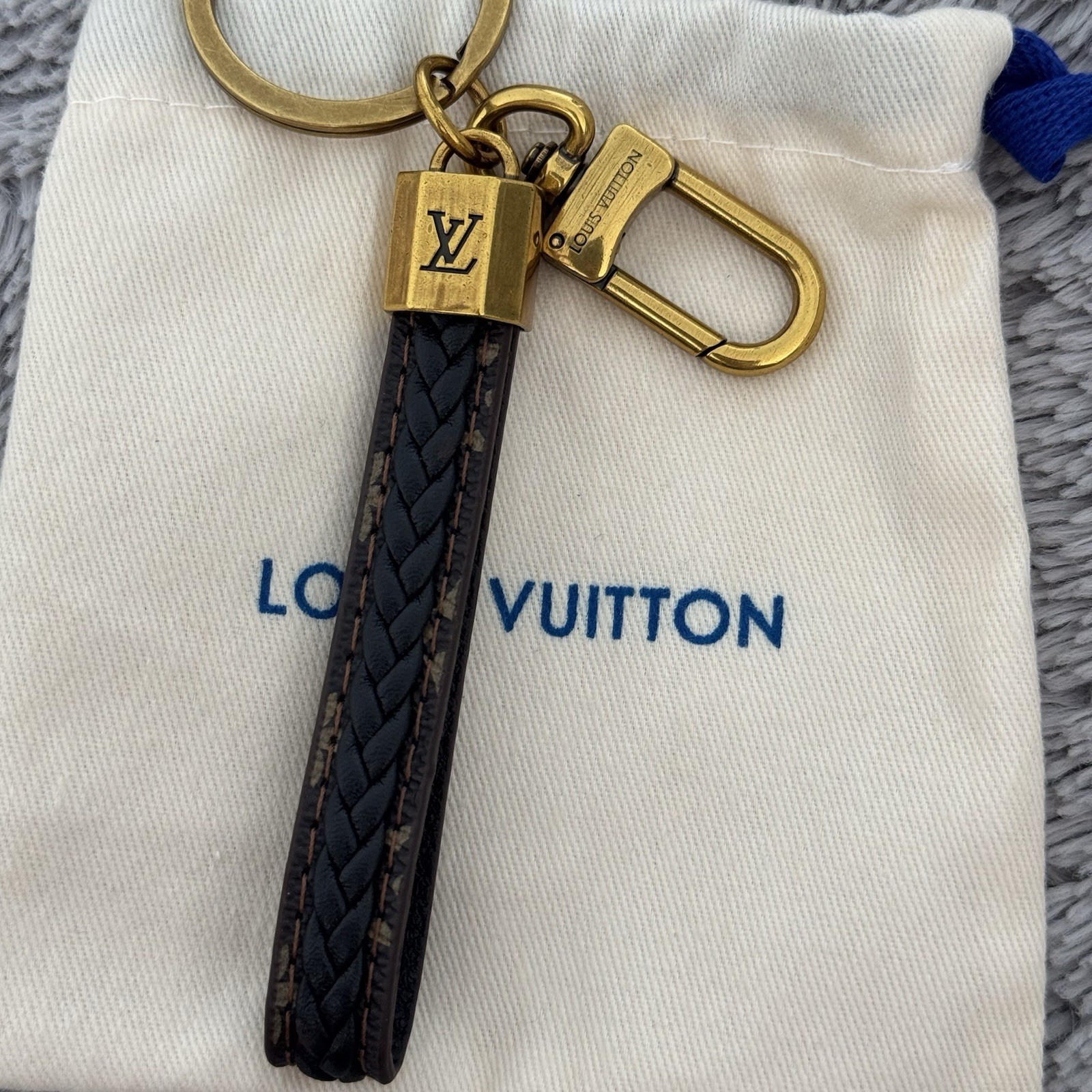 Black Leather Rope Keychain LV - photo 2